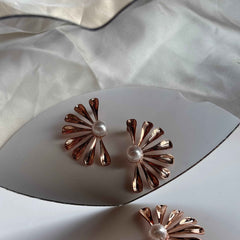 Bloom Pearl Fan Earrings