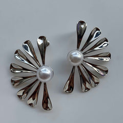 Bloom Pearl Fan Earrings