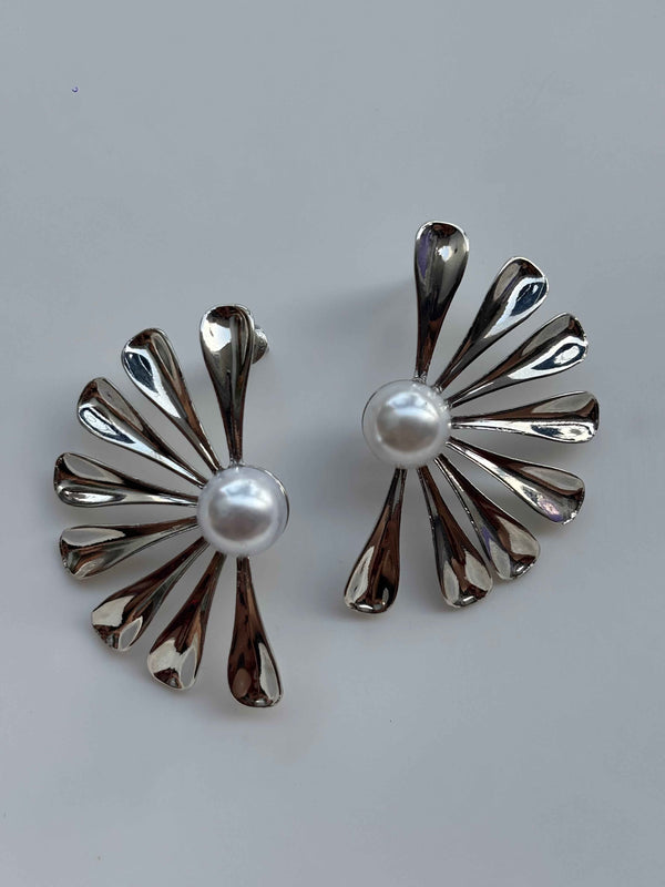 Bloom Pearl Fan Earrings