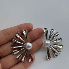 Bloom Pearl Fan Earrings