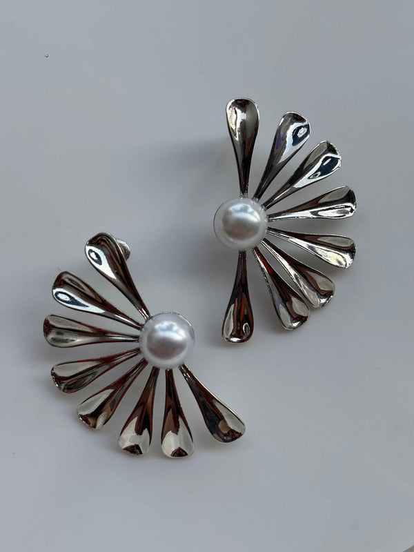 Bloom Pearl Fan Earrings