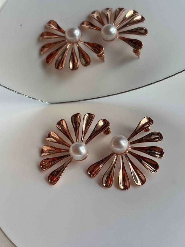 Bloom Pearl Fan Earrings