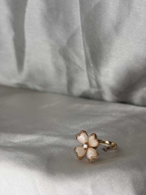 Ivory Blossom Spinner Ring