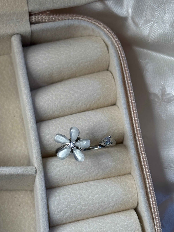 Flower Petal Spinner Ring