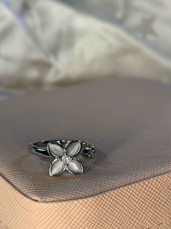 Petite Bloom Spinner Ring