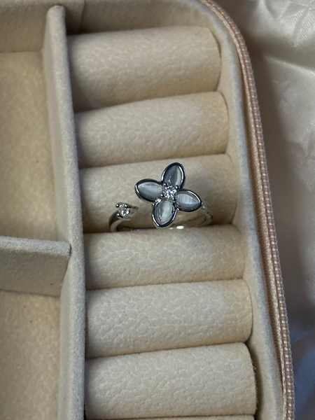Petite Bloom Spinner Ring