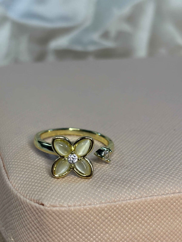 Petite Bloom Spinner Ring