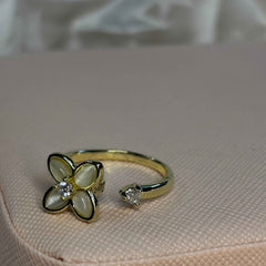 Petite Bloom Spinner Ring