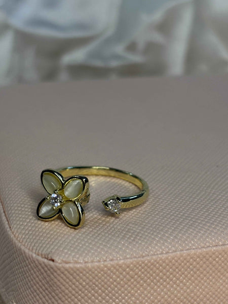 Petite Bloom Spinner Ring