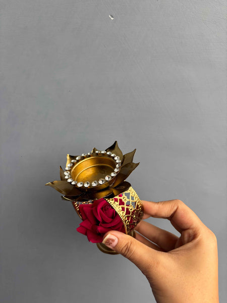 Rose Candle Stand
