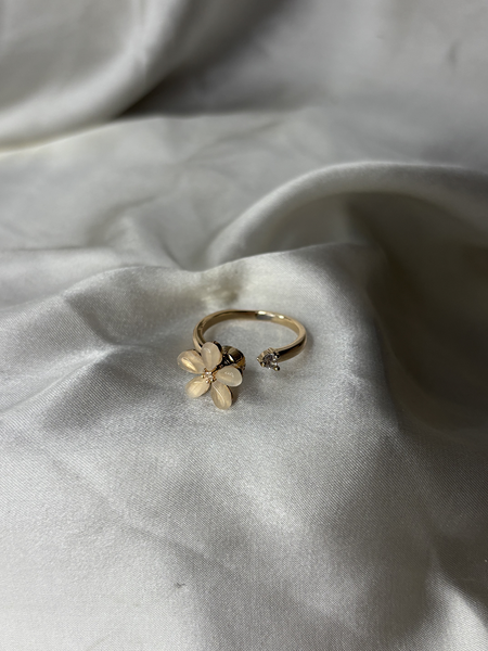 Flower Petal Rose Gold Spinner Ring