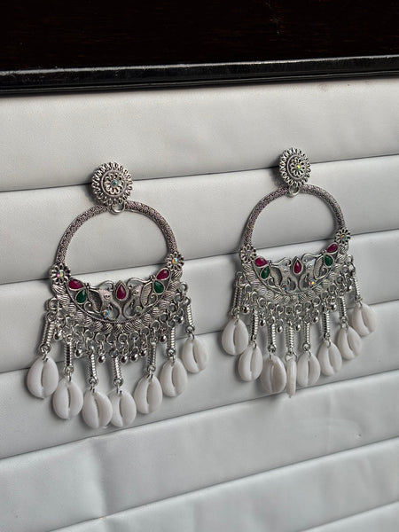 Pearl Aura Chandbali Earrings