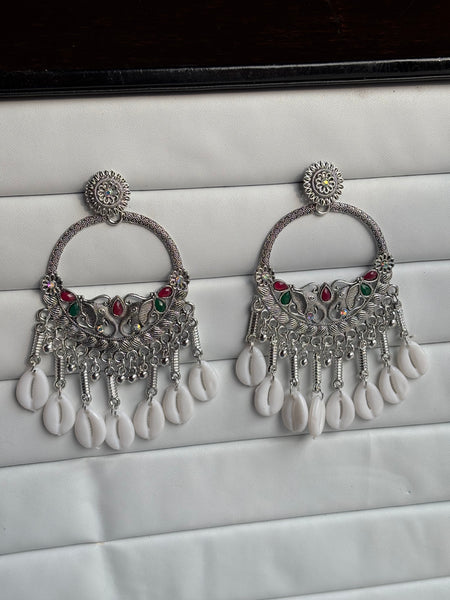Pearl Aura Chandbali Earrings