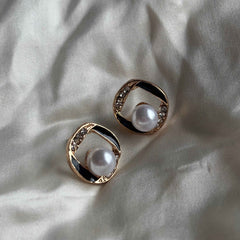 Pearl Aura Studs