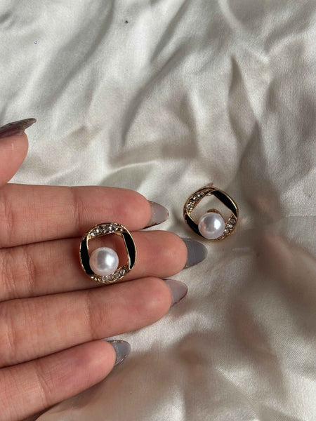 Pearl Aura Studs