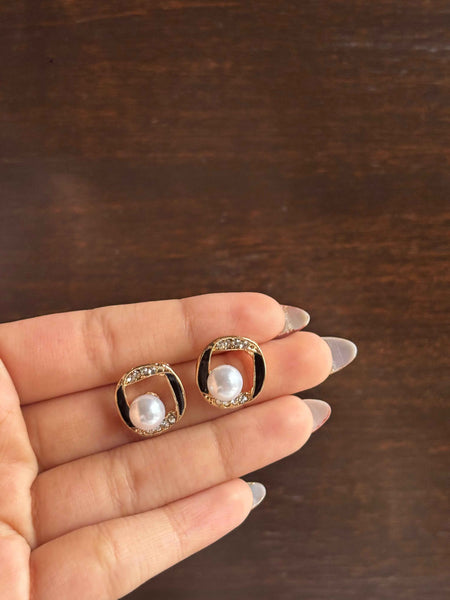 Pearl Aura Studs