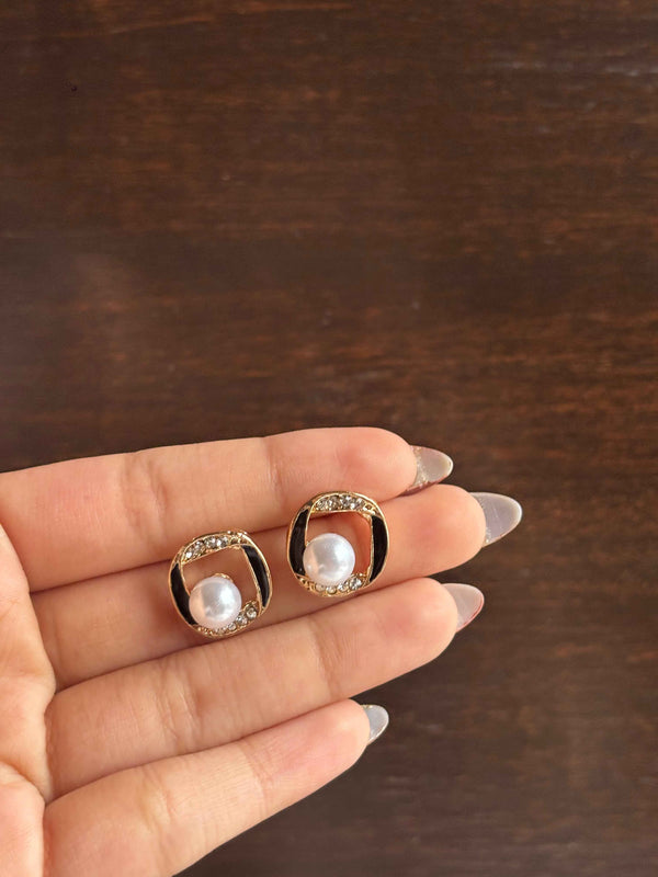 Pearl Aura Studs
