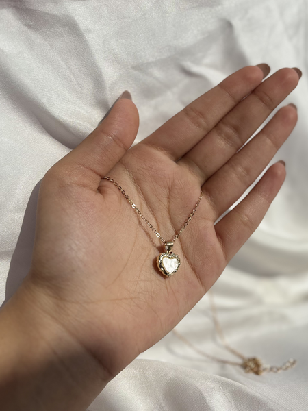 Vintage Golden Heart Charm Pendant – Kridha